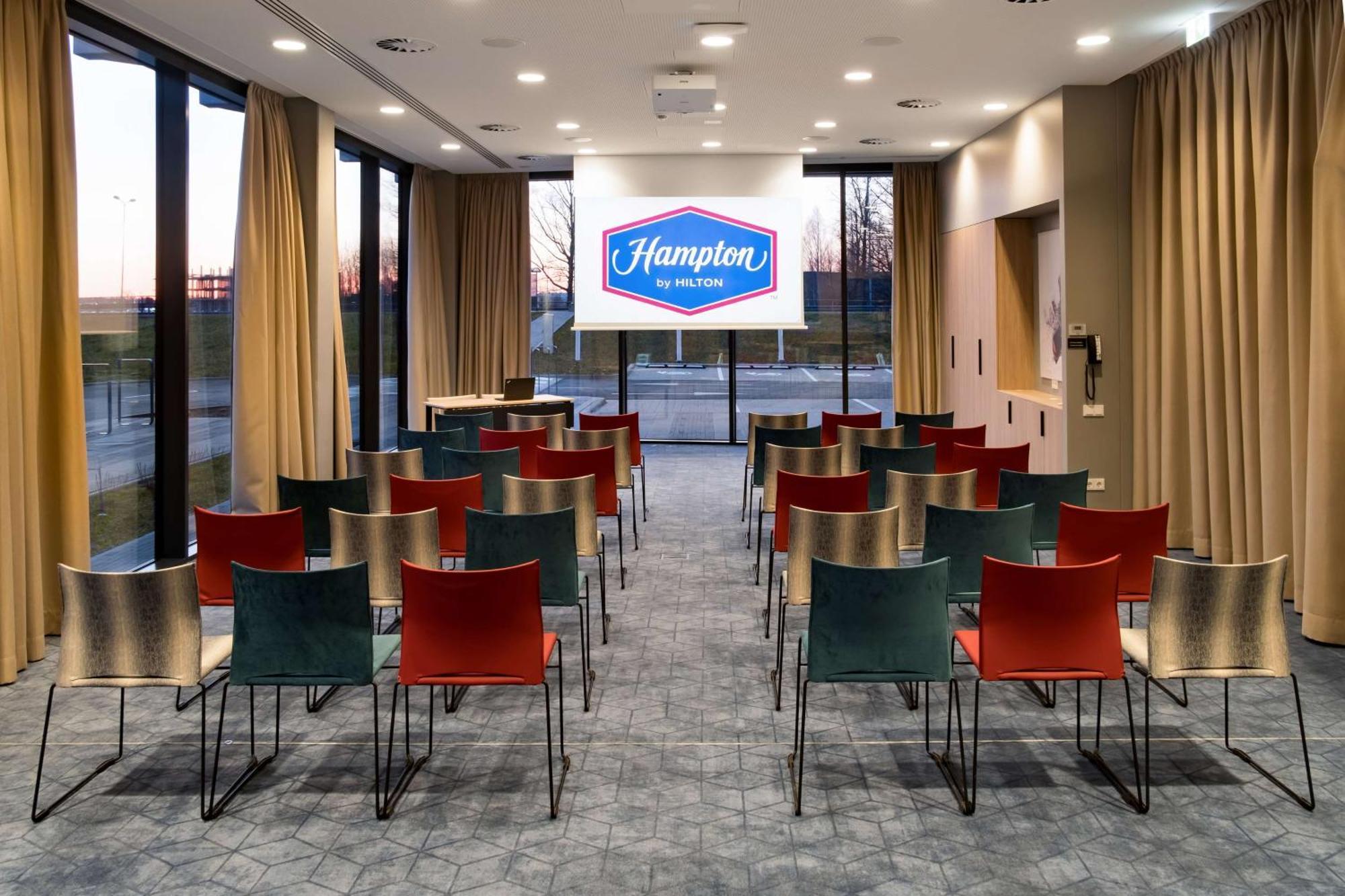 Hampton By Hilton Riga Airport Hotel Exterior photo